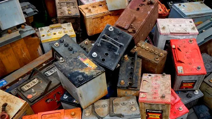 نشتري بطاريات السيارات